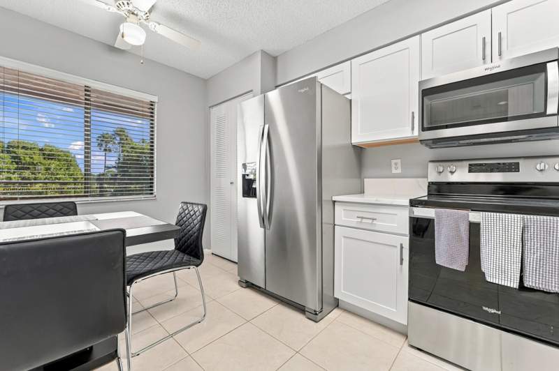 2 bedroom Condominium at 7280 Amberly Lane #402, Huntington Lakes Sec Four Condos, Delray Beach — photo 5