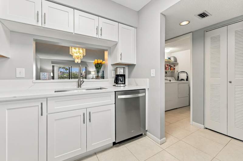 2 bedroom Condominium at 7280 Amberly Lane #402, Huntington Lakes Sec Four Condos, Delray Beach — photo 3