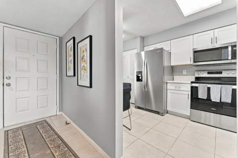 7280 Amberly Lane #402, Delray Beach FL - photo 8 of 68