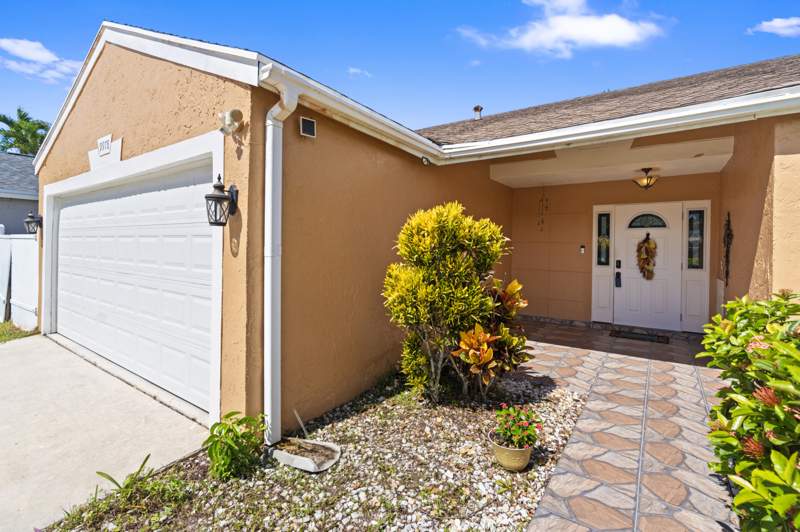3 bedroom Single Family Residence at 9978 Moss Pond Drive, Weitzer Sub Pl1, Boca Raton — photo 2