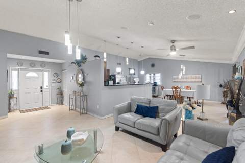 9978 Moss Pond Drive, Boca Raton FL - photo 15 of 24
