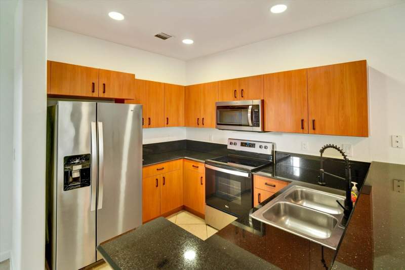 2 bedroom Townhouse at 3495 NW 14th Court, Georgetown, Lauderhill — photo 4