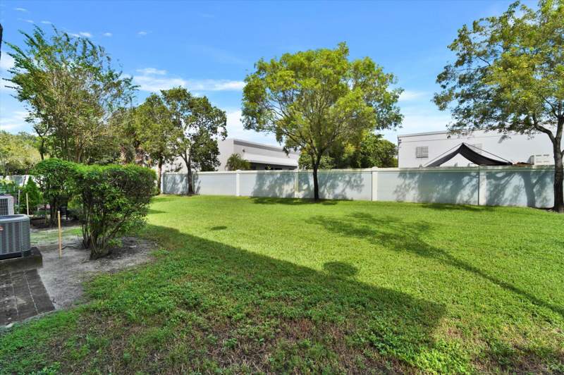 2 bedroom Townhouse at 3495 NW 14th Court, Georgetown, Lauderhill — photo 3