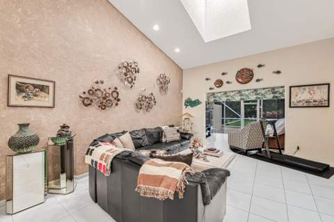 7288 Summer Tree Drive, Boynton Beach FL - photo 11 of 74