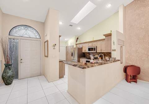 7288 Summer Tree Drive, Boynton Beach FL - photo 17 of 74
