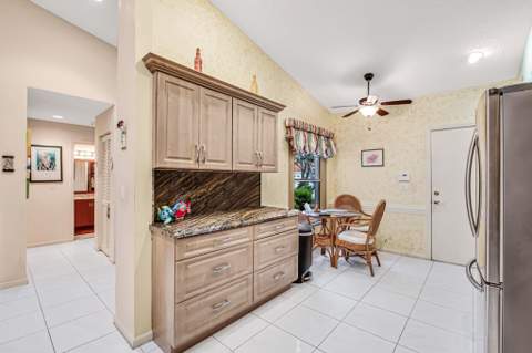 7288 Summer Tree Drive, Boynton Beach FL - photo 20 of 74