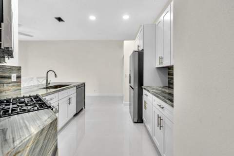36 Monterey Pointe Drive, Palm Beach Gardens FL - photo 14 of 51