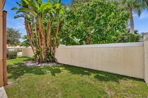 36 Monterey Pointe Drive, Palm Beach Gardens FL - photo 17 of 51