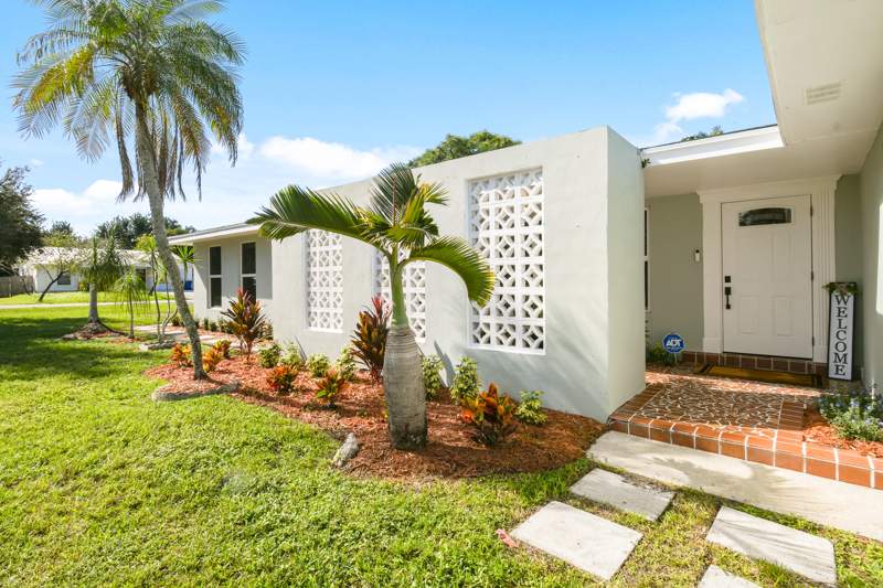 3 bedroom Single Family Residence at 5960 SE Normandy Avenue, Hibiscus Park, Stuart — photo 4