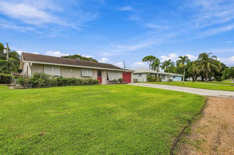 3 bedroom Single Family Residence at 4400 Crestdale Street, Palm Beach Square Unit 5, Palm Beach Gardens — photo 3