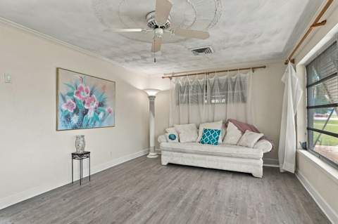 4400 Crestdale Street, Palm Beach Gardens FL - photo 6 of 39