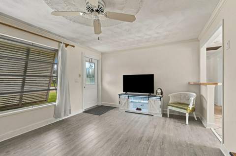 4400 Crestdale Street, Palm Beach Gardens FL - photo 7 of 39