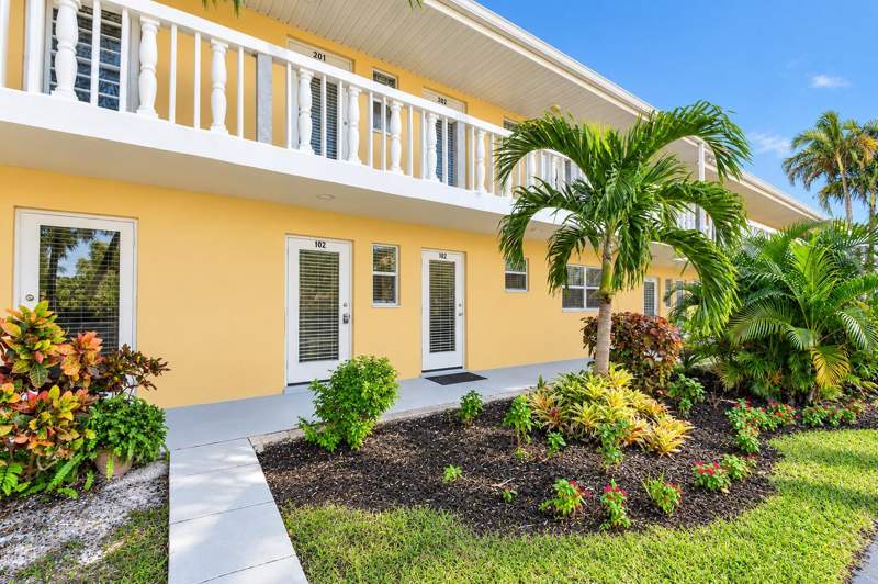 2 bedroom Condominium at 2131 NE 1st Court #102, Village Royale Condo 2, Boynton Beach — photo 2