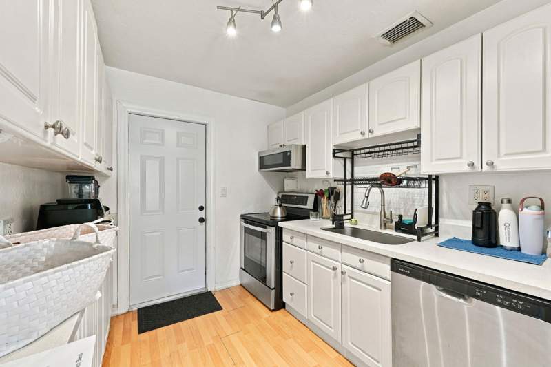 3 bedroom Single Family Residence at 2848 NE 13th Avenue, Collier Manor 2nd Add, Pompano Beach — photo 5