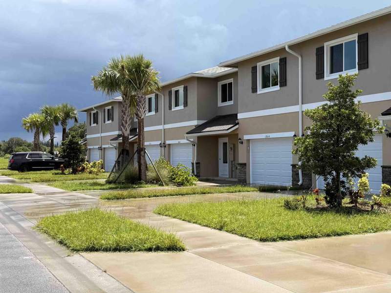 3 bedroom Townhouse at 1854 Joyful, Celebration Pointe, Fort Pierce — photo 2
