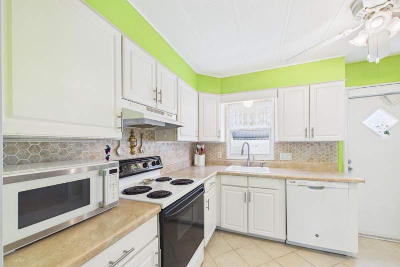 2 bedroom Manufactured Home at 54016 Chapella Bay, Jamaica Bay Mobile Home Co Op, Boynton Beach — photo 5