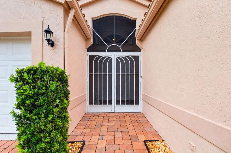 3 bedroom Single Family Residence at 5257 Glenville Drive, Cascade Lakes Lester Pud 4, Boynton Beach — photo 2