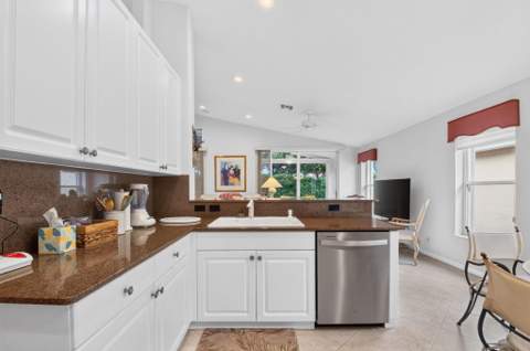 5257 Glenville Drive, Boynton Beach FL - photo 13 of 57