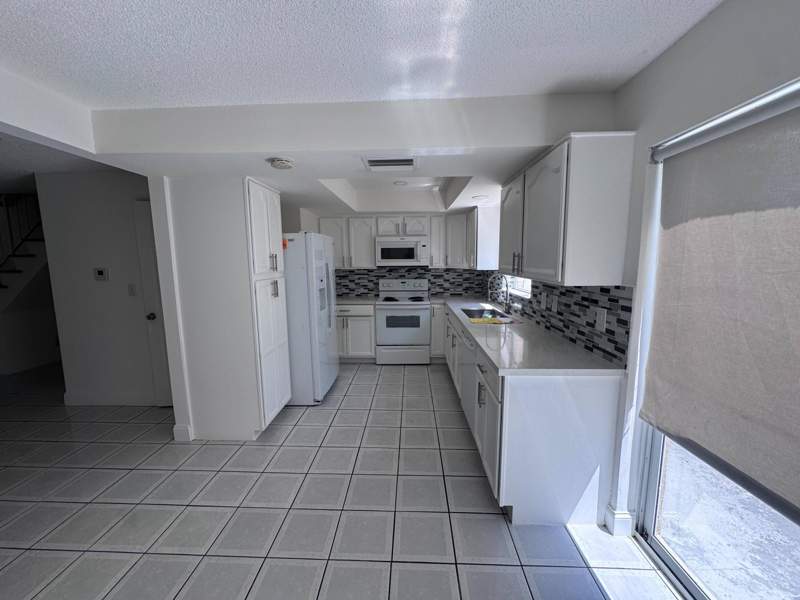 2 bedroom Townhouse at 7918 Kimberly Boulevard #304, Tam Oshanter Gardens Family, North Lauderdale — photo 5