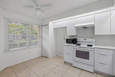 571 SW 141st Avenue #109N, Pembroke Pines FL - photo 14 of 33
