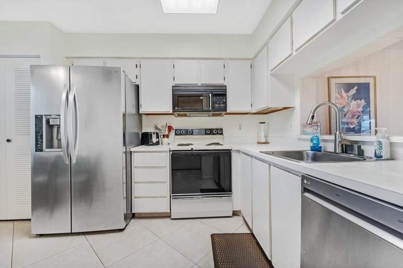 2 bedroom Condominium at 7260 Kinghurst Drive #502, Huntington Lakes Sec Five Condos, Delray Beach — photo 2