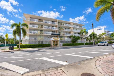 1 S Lakeside Drive #C5, Lake Worth FL - photo 22 of 35