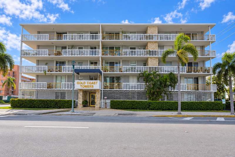 2 bedroom Condominium at 1 S Lakeside Drive #C5, Gold Coast Towers Condo, Lake Worth — photo 2