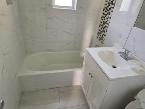 5241 NE 15th Terrace, Pompano Beach FL - photo 15 of 38