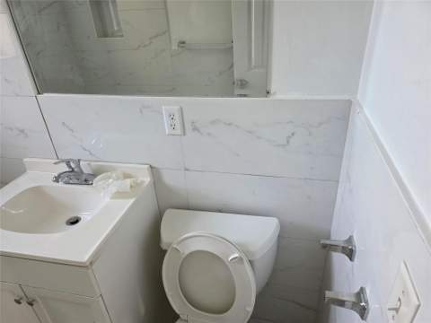 5241 NE 15th Terrace, Pompano Beach FL - photo 17 of 38