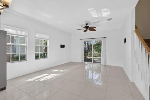 4216 Leo Lane #4F, Riviera Beach FL - photo 9 of 34