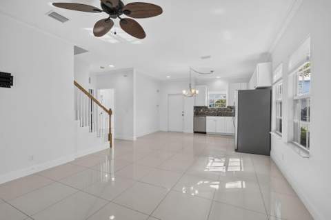 4216 Leo Lane #4F, Riviera Beach FL - photo 11 of 34