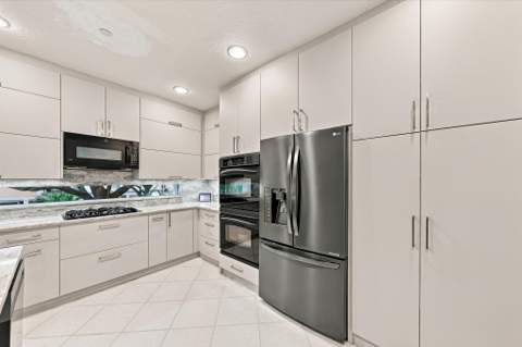 5545 NE Trieste Way, Boca Raton FL - photo 18 of 68