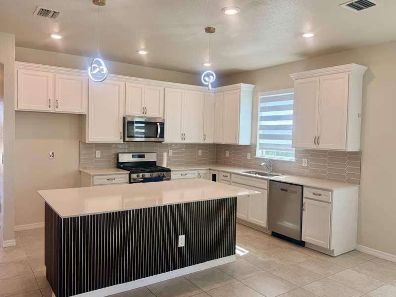 4 bedroom Single Family Residence at 12318 SW Myrtle Oak, Heron Preserve At Tradition Phase 2A, Port St. Lucie — photo 2