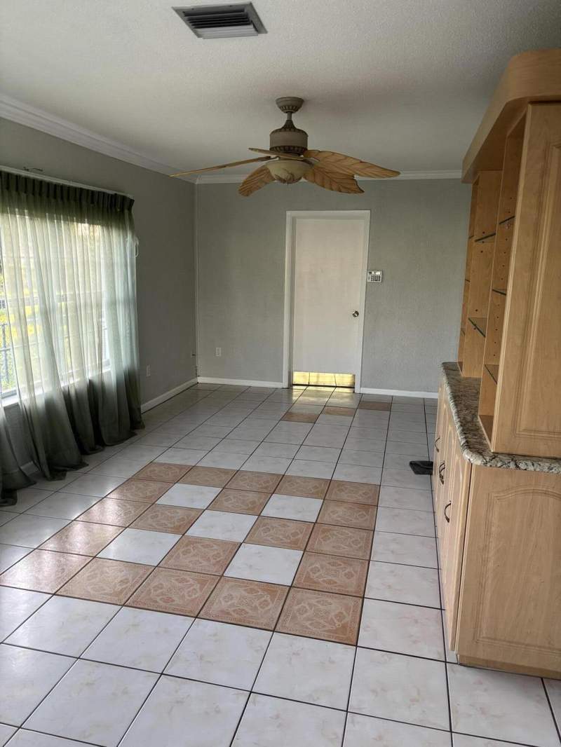 3 bedroom Single Family Residence at 1803 N 16th Street, Blakely Subdivision, Fort Pierce — photo 3