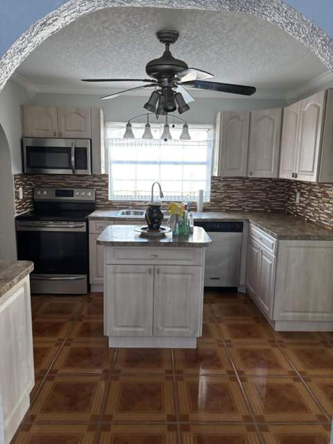 1803 N 16th Street, Fort Pierce FL - photo 6 of 17