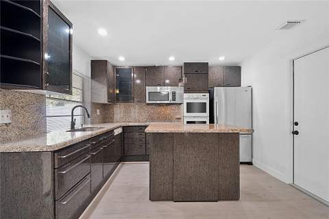 807 NW 7th Street, Boca Raton FL - photo 6 of 30