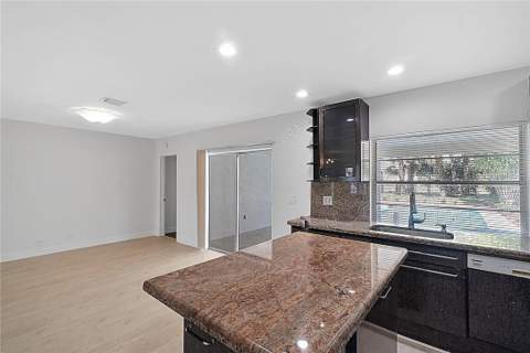 807 NW 7th Street, Boca Raton FL - photo 8 of 30
