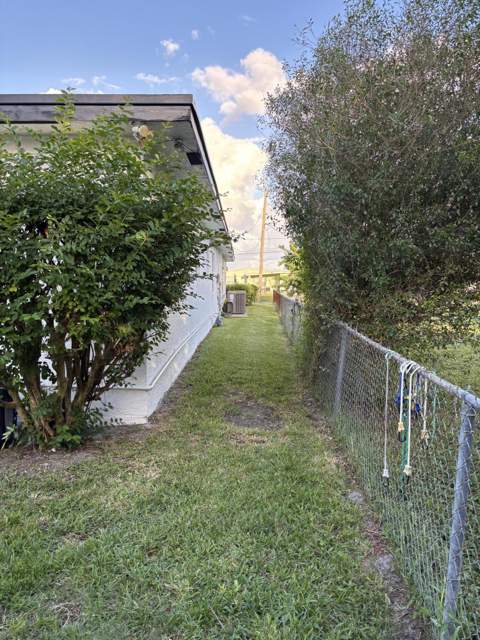 1803 N 16th Street, Fort Pierce FL - photo 17 of 17