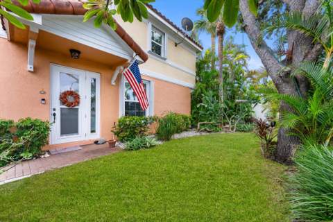 1950 NE 7th Street #105, Deerfield Beach FL - photo 7 of 45