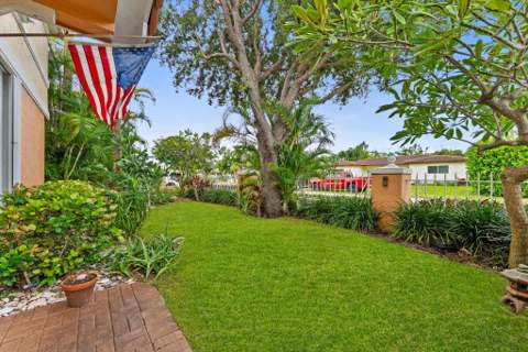 1950 NE 7th Street #105, Deerfield Beach FL - photo 8 of 45
