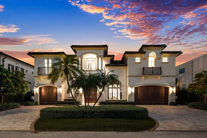 5 bedroom Single Family Residence at 540 Golden Harbour Drive, Golden Harbour Sec 2, Boca Raton — photo 2