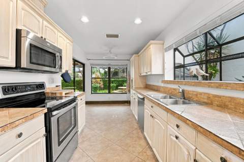 6755 Lago Vista Terrace, Boca Raton FL - photo 6 of 35