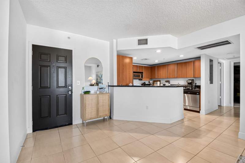 3 bedroom Condominium at 610 Clematis Street #700, 610 Clematis Condo, West Palm Beach — photo 4