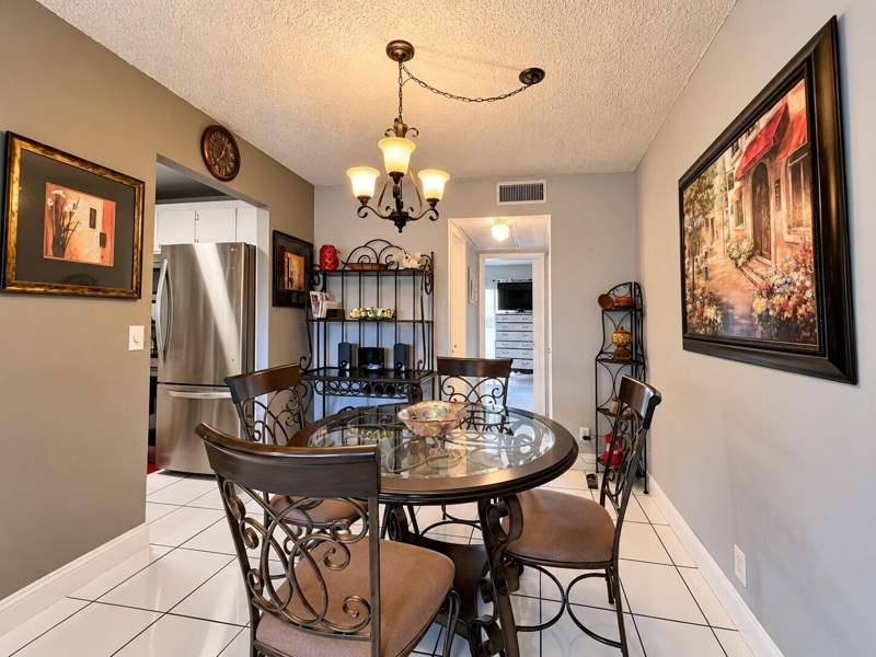 1 bedroom Condominium at 153 Cambridge G, Cambridge Condo, West Palm Beach — photo 4