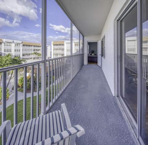 1516 S Lakeside Drive #310, Lake Worth Beach FL - photo 8 of 34