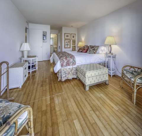 1516 S Lakeside Drive #310, Lake Worth Beach FL - photo 10 of 34