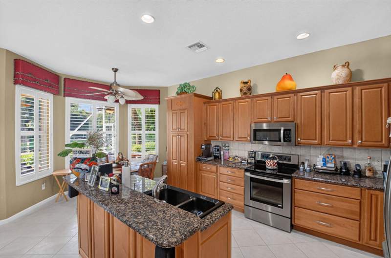 3 bedroom Single Family Residence at 6618 Hawaiian Avenue, Valencia Isles 1, Boynton Beach — photo 2
