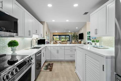 17 Eastgate Drive #B, Boynton Beach FL - photo 13 of 69