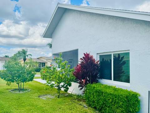 3830 Rowena Circle, West Palm Beach FL - photo 7 of 57