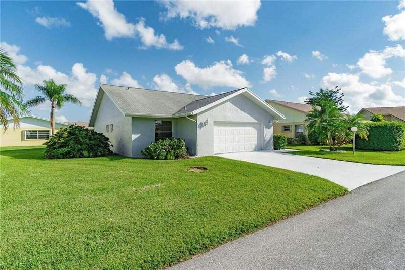 3 bedroom Single Family Residence at 3830 Rowena Circle, Cypress Lakes 8, West Palm Beach — photo 2